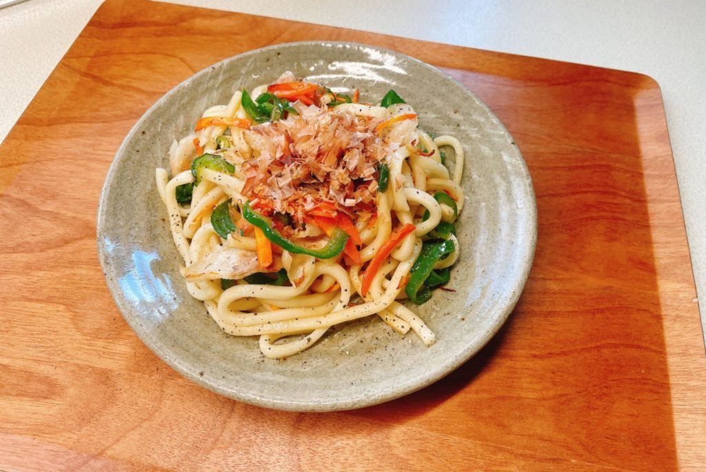 金の輝きで作る 和風焼きうどん