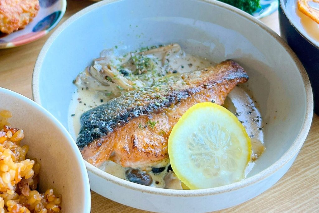 鮭とキノコの出汁クリーム煮